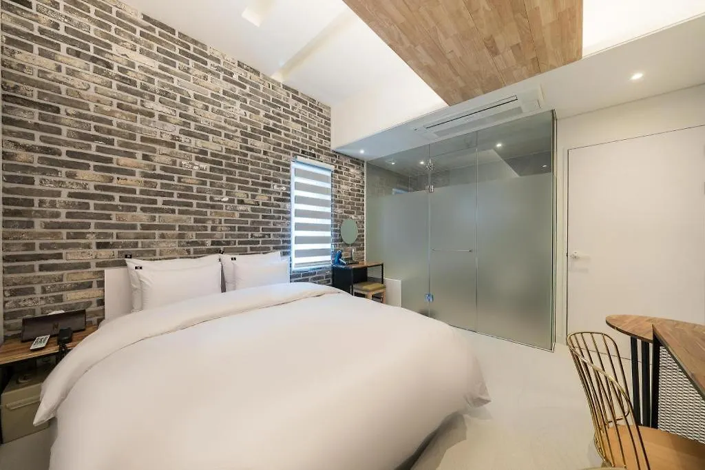 Crossing Hotel Seul