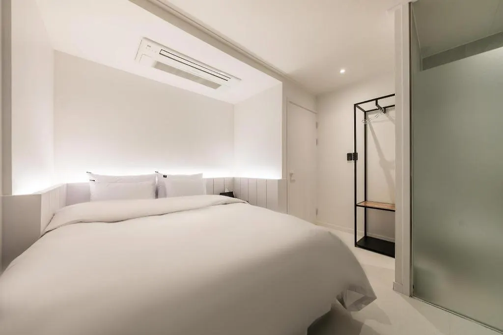 Crossing Hotel Seul 2*,