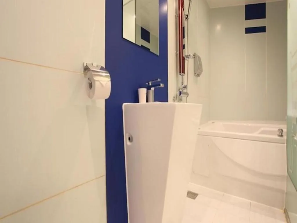 Crossing Hotel Seul 2*,  Güney Kore