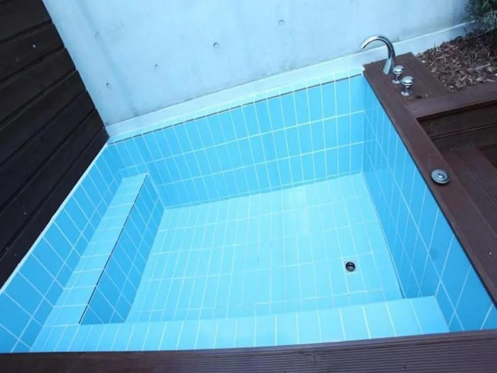 Crossing Hotel Seoel 2*,