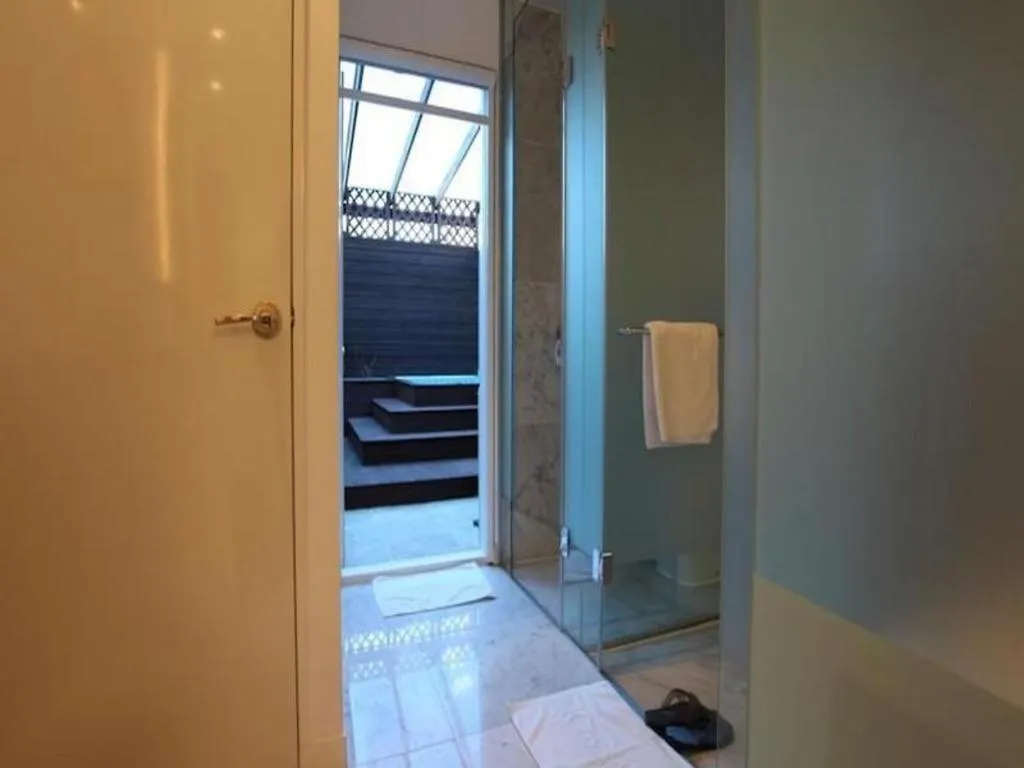 Crossing Hotel Seul 2*,  Güney Kore