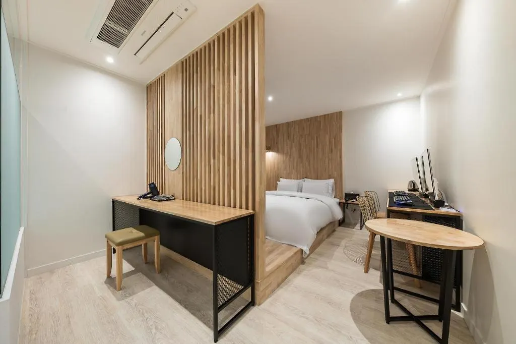 Crossing Hotel Soul