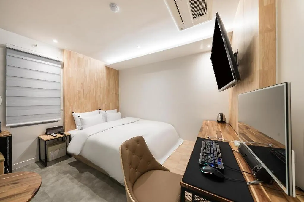 Crossing Hotel Soul